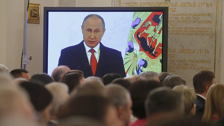Putin: "El diálogo ruso-estadounidense conviene a los intereses de la paz global"