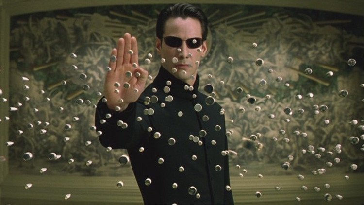 VIDEO: Un ingeniero repite un famoso truco de 'Matrix'