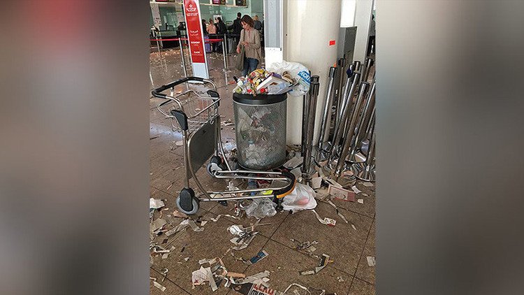 El aeropuerto de Barcelona sufre las consecuencias de una huelga de limpieza (FOTOS)
