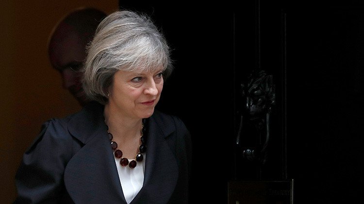 Theresa May cree que los abusos de DD.HH. no deben afectar al comercio con el golfo Pérsico 