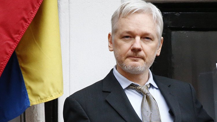 "Sexo consensual y agradable": Assange ofrece su testimonio completo a los fiscales suecos