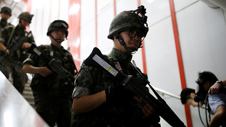 Corea del Sur aumenta su nivel de alerta militar tras la aprobación del 'impeachment' contra Park