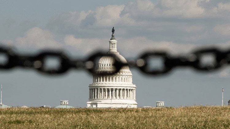 El Senado de EE.UU. aprueba una ley provisional para evitar una parálisis gubernamental