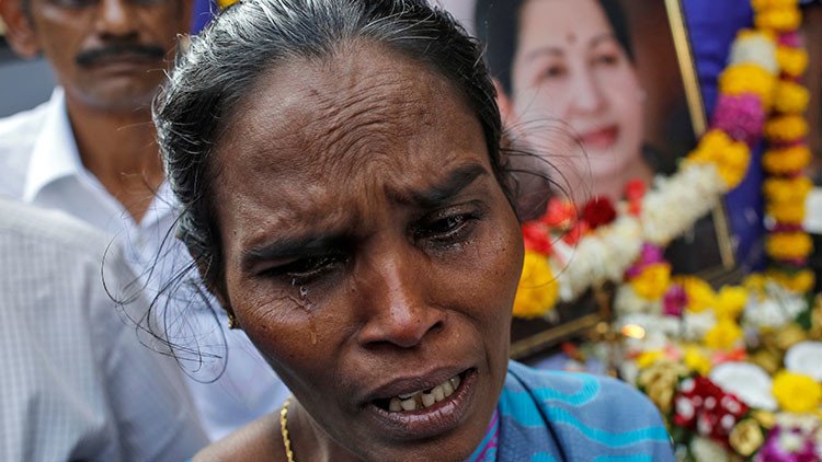 280 personas mueren en la India "por congoja" tras la muerte de una dirigente regional