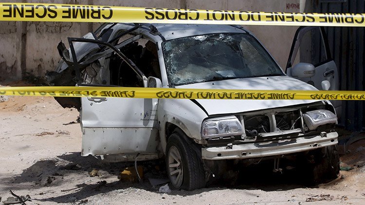 La explosión de un auto bomba sacude la capital de Somalia