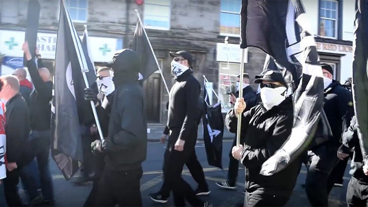 Reino Unido estudia prohibir a un grupo neonazi como organización terrorista