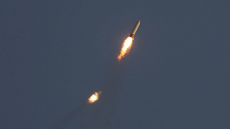 Irán prueba sus nuevos misiles interceptores durante unos simulacros a gran escala