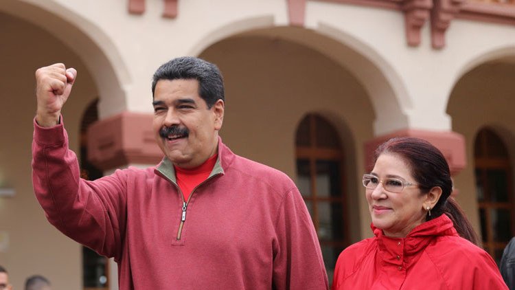 Maduro denuncia que la extracción de billetes pretende "asfixiar el sistema financiero"