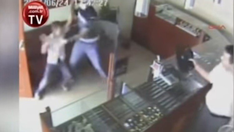 Un niño de 12 años impide un robo armado con dos movimientos de karate 