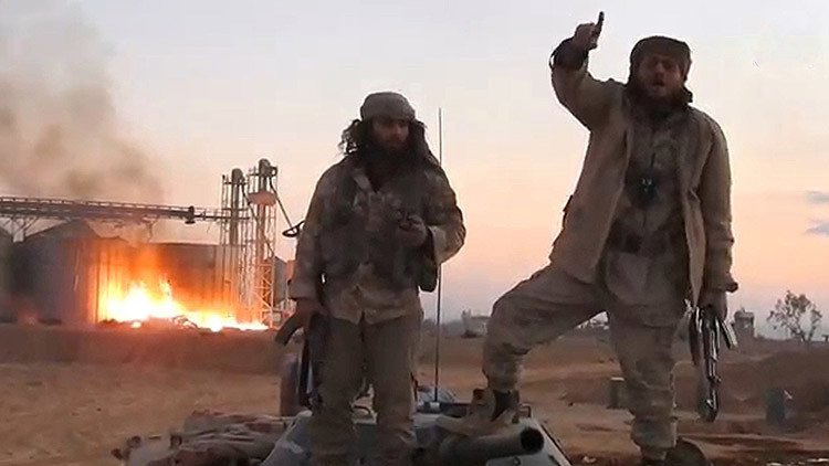 'The Independent': EE.UU. permitió al Estado Islámico salir de Irak para asaltar Palmira en Siria