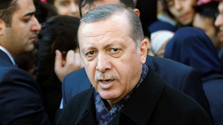 El presidente de Turquía llama a la movilización nacional