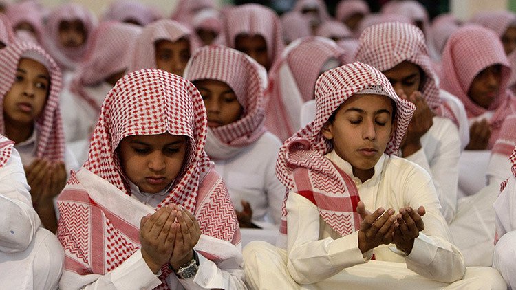 Arabia Saudita prepara una 'vacuna' contra la occidentalización en las escuelas