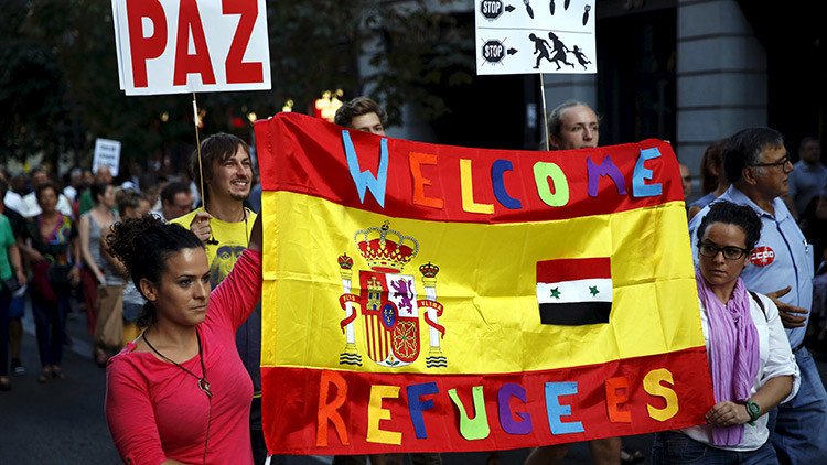 La inmigración hace que la población de España crezca por primera vez en tres años