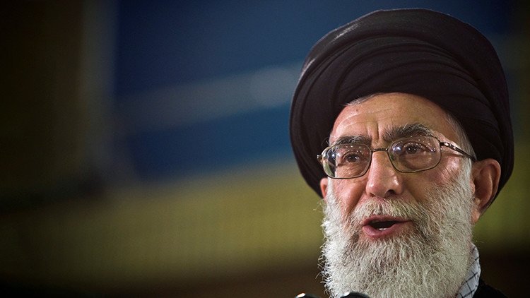 El líder supremo de Irán: "El Reino Unido es una fuente de mal y miseria"