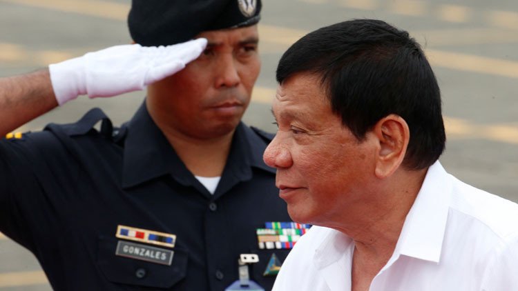 Duterte le dice "adiós" a EE.UU. otra vez y amenaza con suspender un pacto militar con Washington