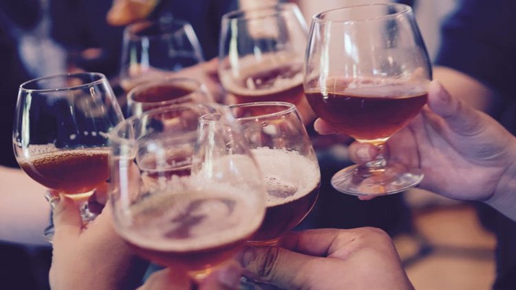 El consumo regular de cerveza corroe los órganos internos, advierten científicos