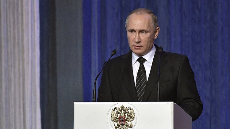 Putin llama a aumentar la cooperación con los servicios de inteligencia internacionales