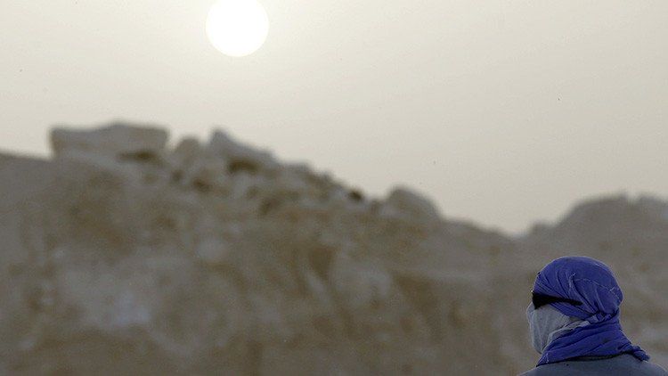 FOTOS Y VIDEO IMPRESIONANTES: Primera nevada en el Sáhara en casi 40 años