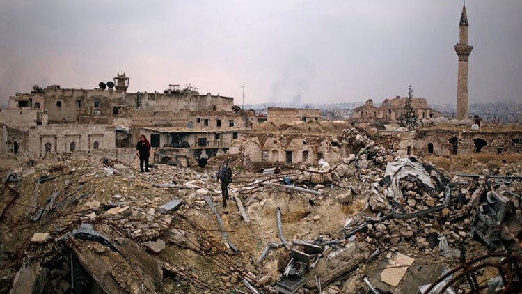 Un exembajador británico revela tres mentiras del Reino Unido sobre Siria 