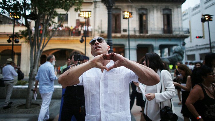 El acoso de Vin Diesel a una periodista brasileña: "Dios, eres tan hermosa, salgamos de aquí"