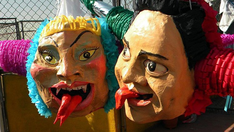 Así se hacen las "Peñatas": Piñatas navideñas de los políticos mexicanos