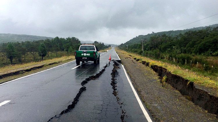 Ecuador y Bolivia ofrecen ayuda a Chile tras el devastador terremoto de 7,6