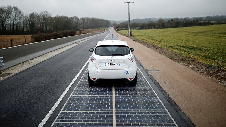 El camino del Sol: Francia crea la primera carretera formada por paneles solares