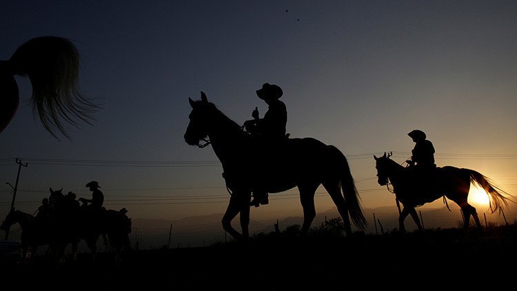 México: Muere un hombre arrollado por un caballo durante el cumpleaños de Rubí (FUERTES IMÁGENES)