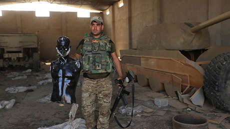 ¿Inteligencia militar?: El EI utiliza tanques de madera para despistar a la aviación enemiga