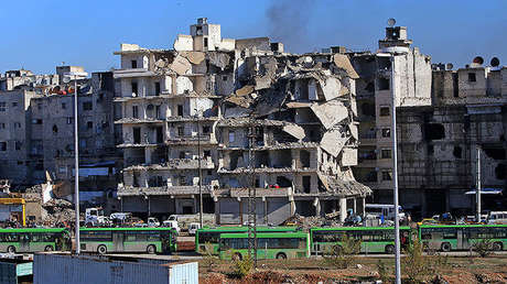 Residentes locales niegan que los autobuses con rebeldes estén siendo atacados por fuerzas sirias