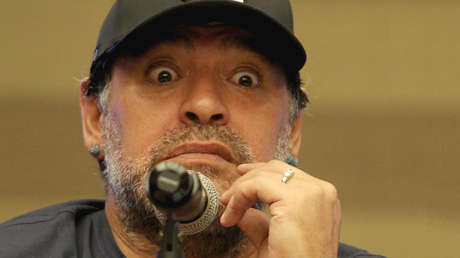 Polémica por una fotografía de caza de Maradona con un animal en peligro de extinción (FOTO)