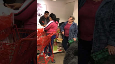 "Hablen inglés, están en EE.UU.", recrimina una anciana a dos latinas en una tienda (VIDEO) 