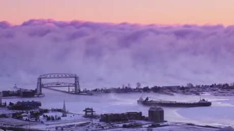VIDEO: Banco de niebla de aspecto apocalíptico aparece sobre un lago en Minnesota