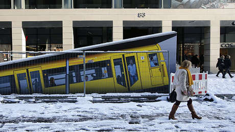 Berlín: Desconocidos intentan prender fuego a un hombre sin hogar en vísperas de Navidad
