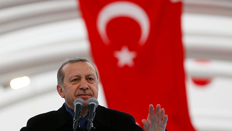 Erdogan: El objetivo del atentado de Estambul fue "crear el caos" en Turquía