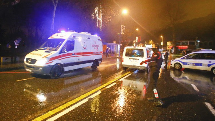 Un estadounidense sobrevive al atentado de Estambul gracias a un celular