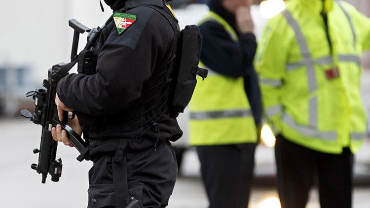 Un hombre armado se da a la fuga en Suiza tras disparar a dos policías