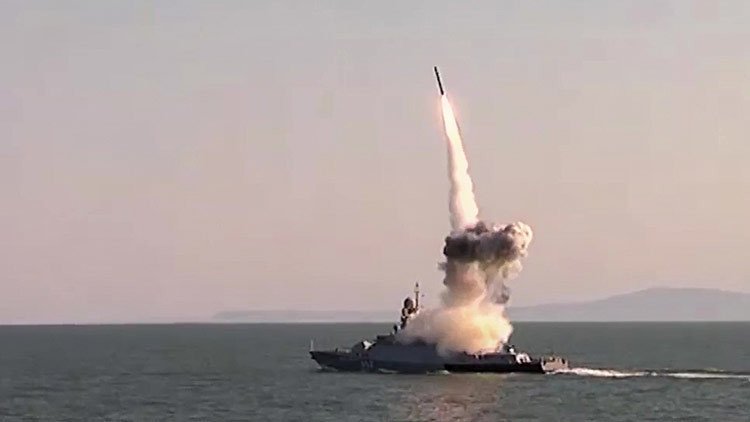 Los sistemas lanzacohetes múltiples 'Boa' y 'Occidente' entrarán en servicio en la Armada rusa