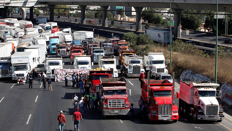 'Bots' alimentaron saqueos en México; hay un policía muerto y más de 500 detenidos