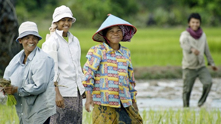 Prohibido tocar la cabeza a los niños y otros 8 hechos sorprendentes sobre Camboya