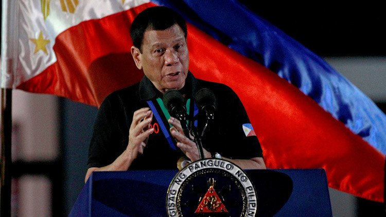 "Te mataré y la historia me recordará como un carnicero": Duterte amenaza a los alcaldes corruptos