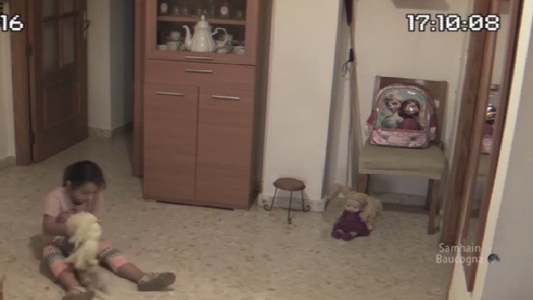 Una muñeca 'poseída' y un cuarto endemoniado aterrorizan a una pequeña niña