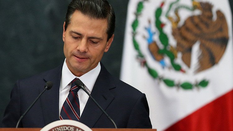La popularidad de Peña Nieto cae a un mínimo histórico