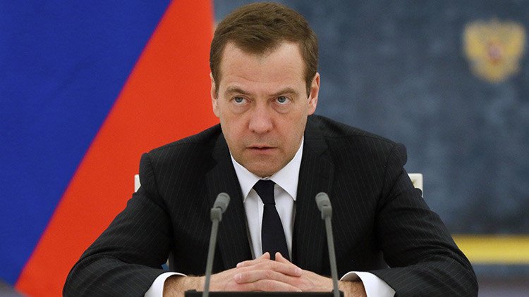 Medvédev: "Rusia no debe relacionar el levantamiento de sanciones a las elecciones extranjeras"