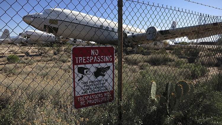 EE.UU.: cierran una base aérea de Arizona tras escucharse disparos
