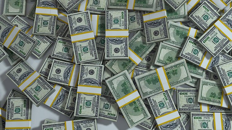 La policía de EE.UU. descubre 20 millones de dólares escondidos en un colchón (FOTO)