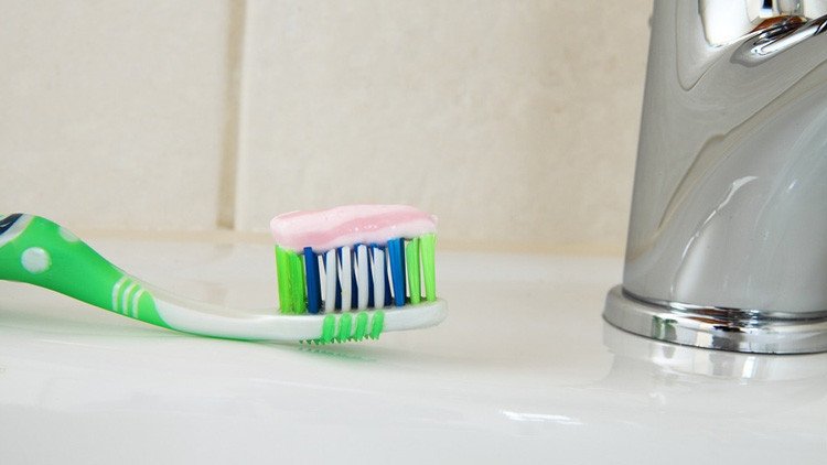 ¡Ojo! Científicos advierten que dentífricos y chicles pueden llevar a cáncer