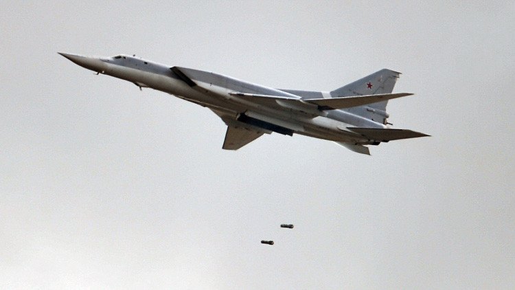 Seis bombarderos Tu-22M3 rusos lanzan ataques aéreos contra el Estado Islámico en Siria