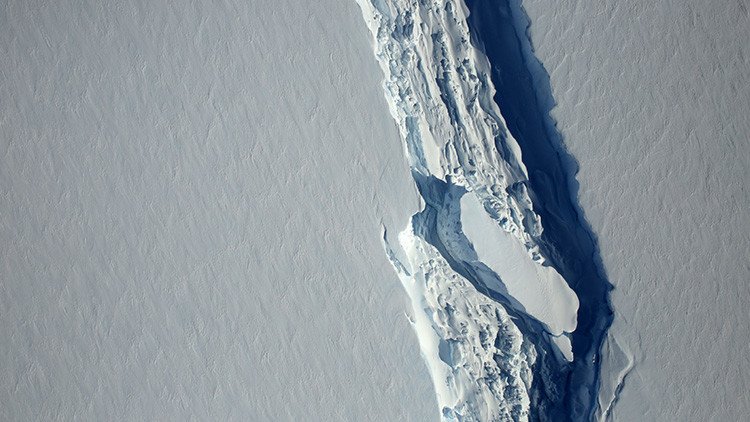 La grieta que generará un gigantesto iceberg en la Antártida continúa creciendo (FOTOS)