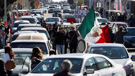 México: Manifestantes toman peaje en Morelos, dejando pasar gratis a vehículos